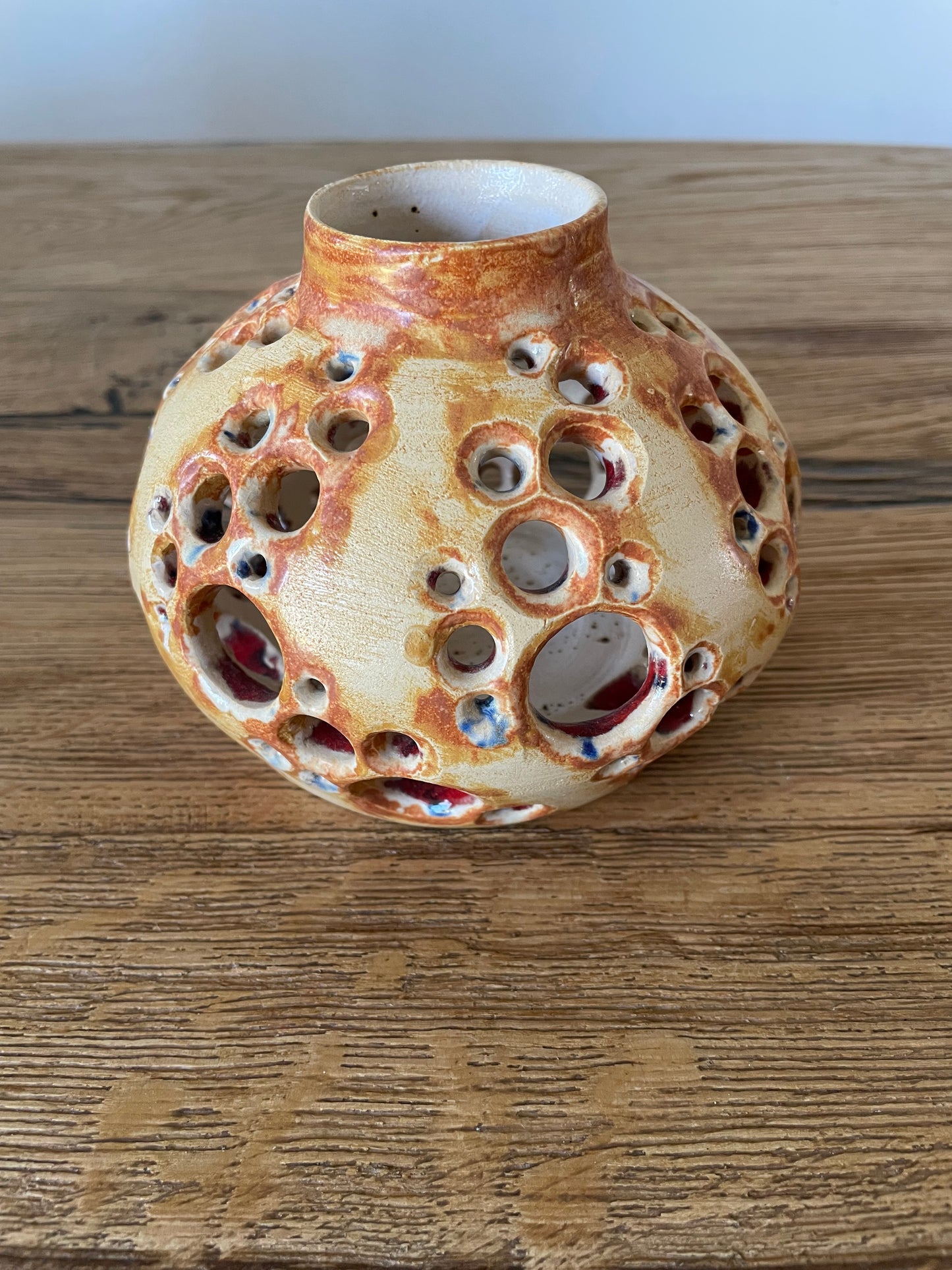 Moonjar holes