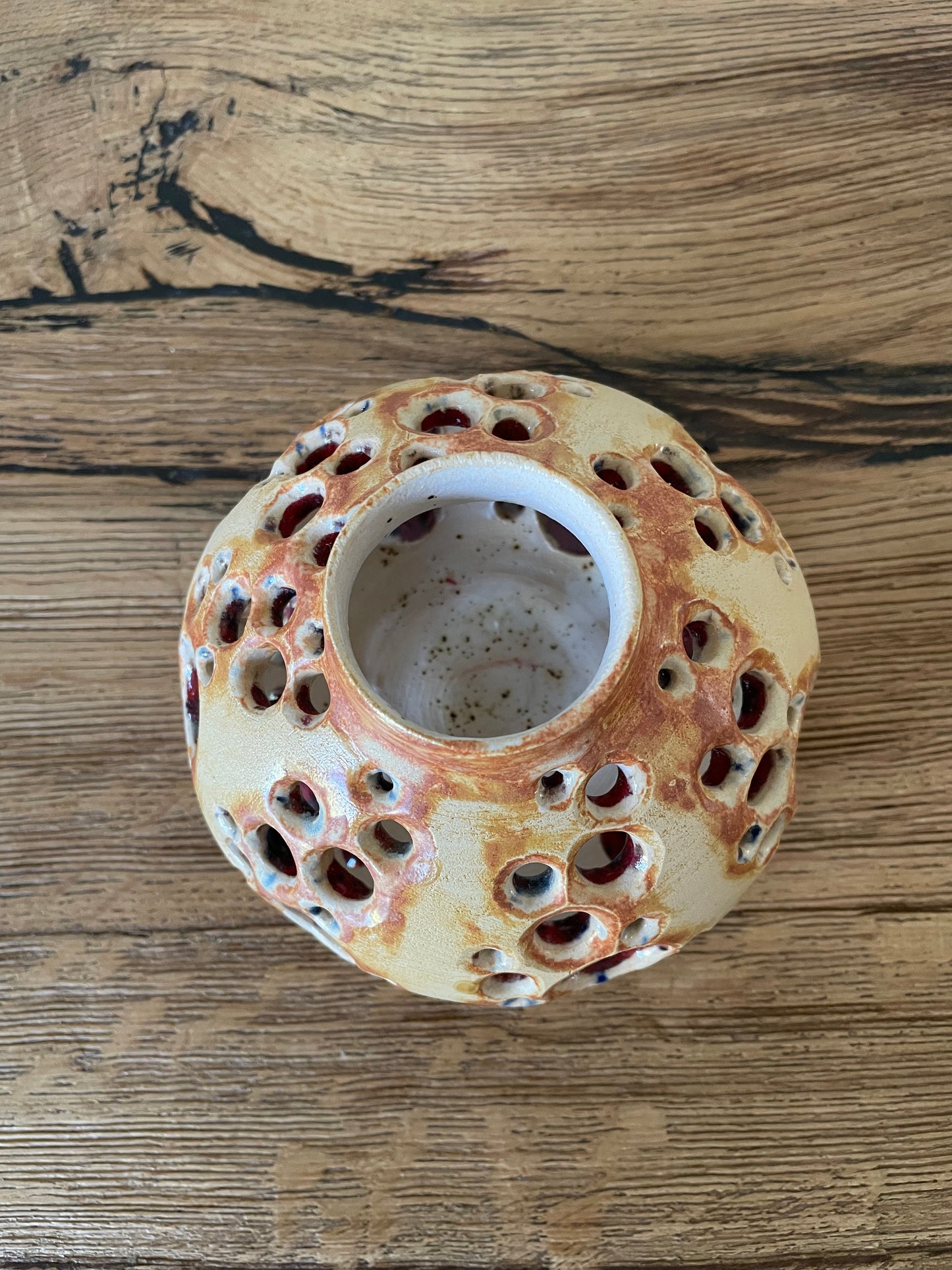 Moonjar holes
