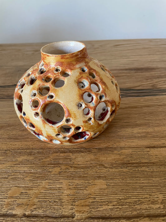 Moonjar holes